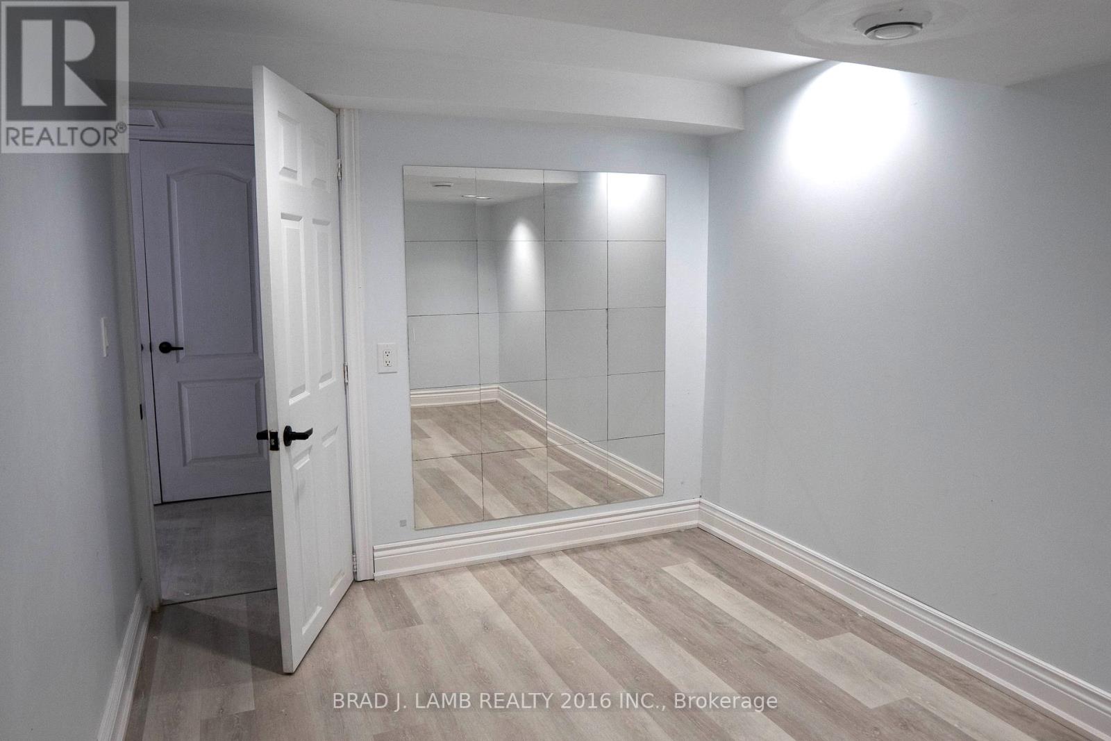 42 Lynnford Drive, Toronto (Islington-City Centre West), Ontario  M9B 1H7 - Photo 33 - W12388620