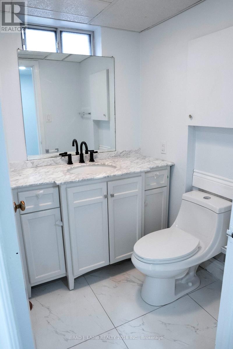 42 Lynnford Drive, Toronto (Islington-City Centre West), Ontario  M9B 1H7 - Photo 34 - W12388620