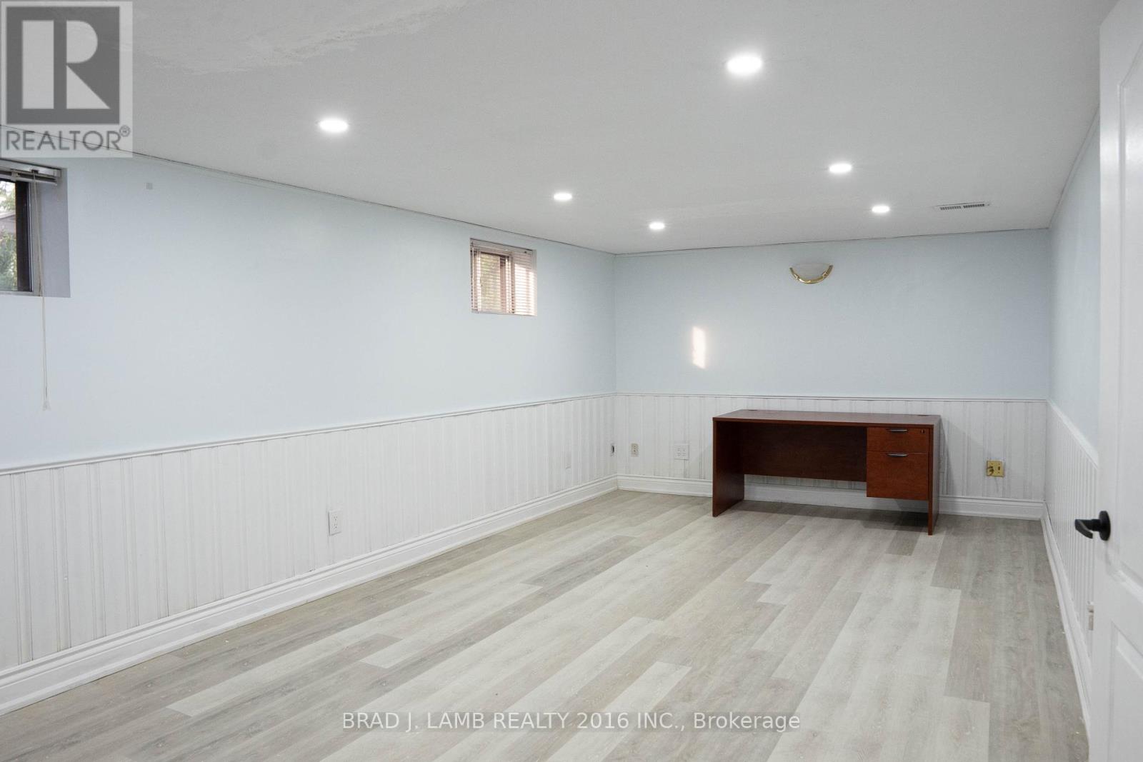 42 Lynnford Drive, Toronto (Islington-City Centre West), Ontario  M9B 1H7 - Photo 36 - W12388620