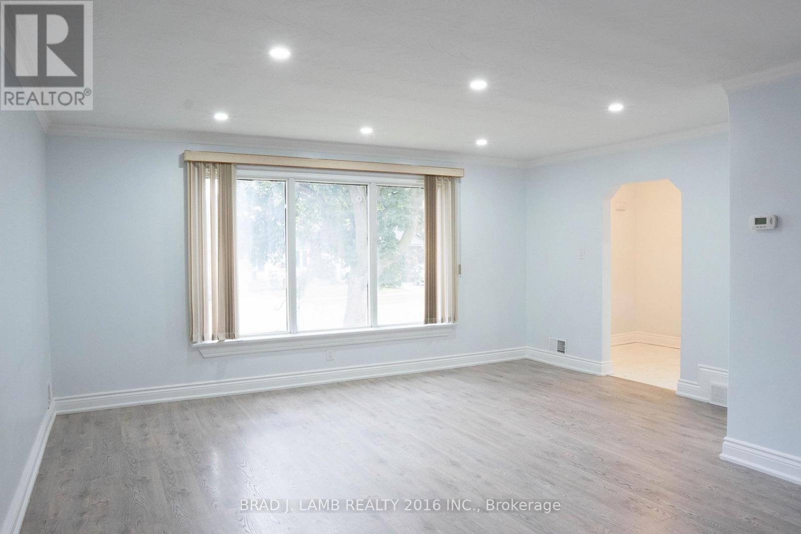 42 Lynnford Drive, Toronto (Islington-City Centre West), Ontario  M9B 1H7 - Photo 6 - W12388620