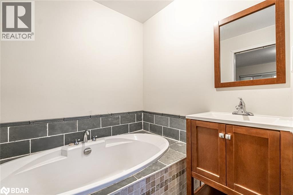 4 Clover Court, Kawartha Lakes, Ontario  K0M 2A0 - Photo 11 - 40766523
