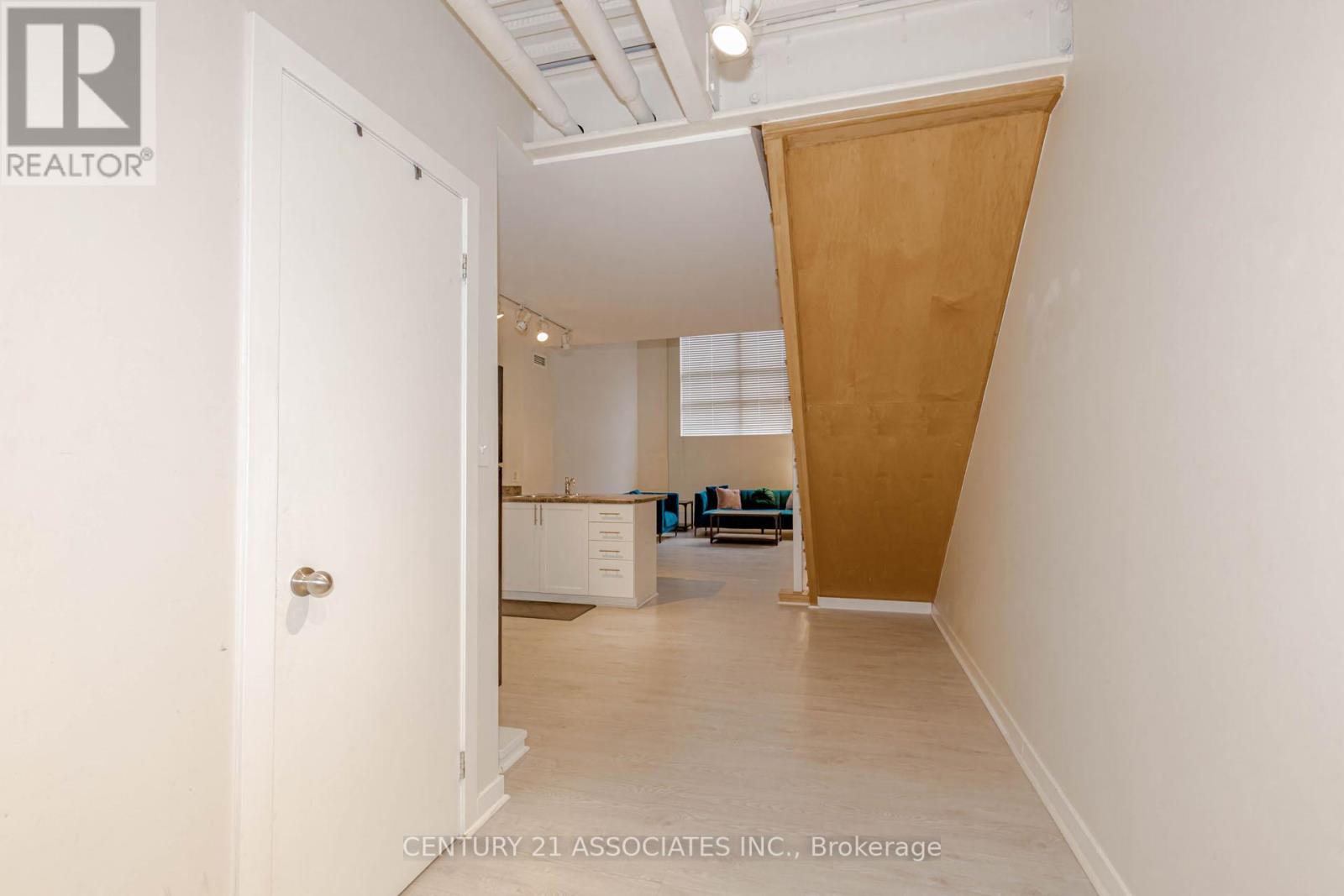 107 - 66 Bay Street S, Hamilton, Ontario  L8P 4Z6 - Photo 10 - X12388440