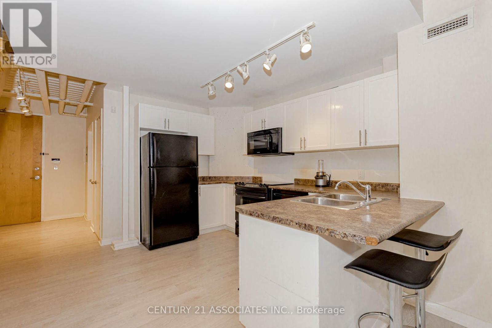 107 - 66 Bay Street S, Hamilton, Ontario  L8P 4Z6 - Photo 12 - X12388440