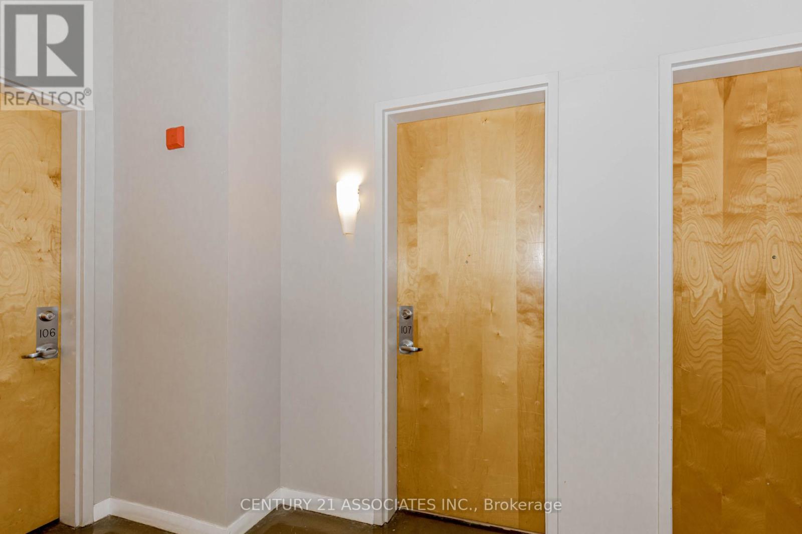 107 - 66 Bay Street S, Hamilton, Ontario  L8P 4Z6 - Photo 6 - X12388440