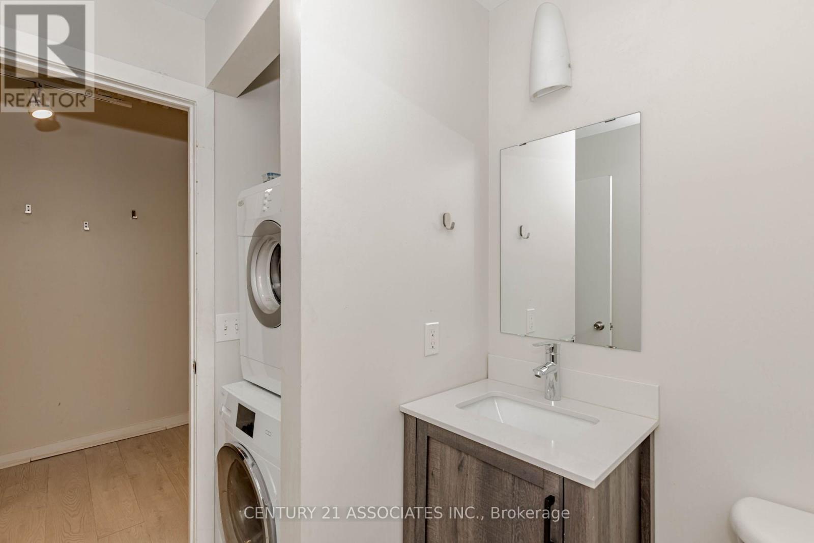 107 - 66 Bay Street S, Hamilton, Ontario  L8P 4Z6 - Photo 8 - X12388440