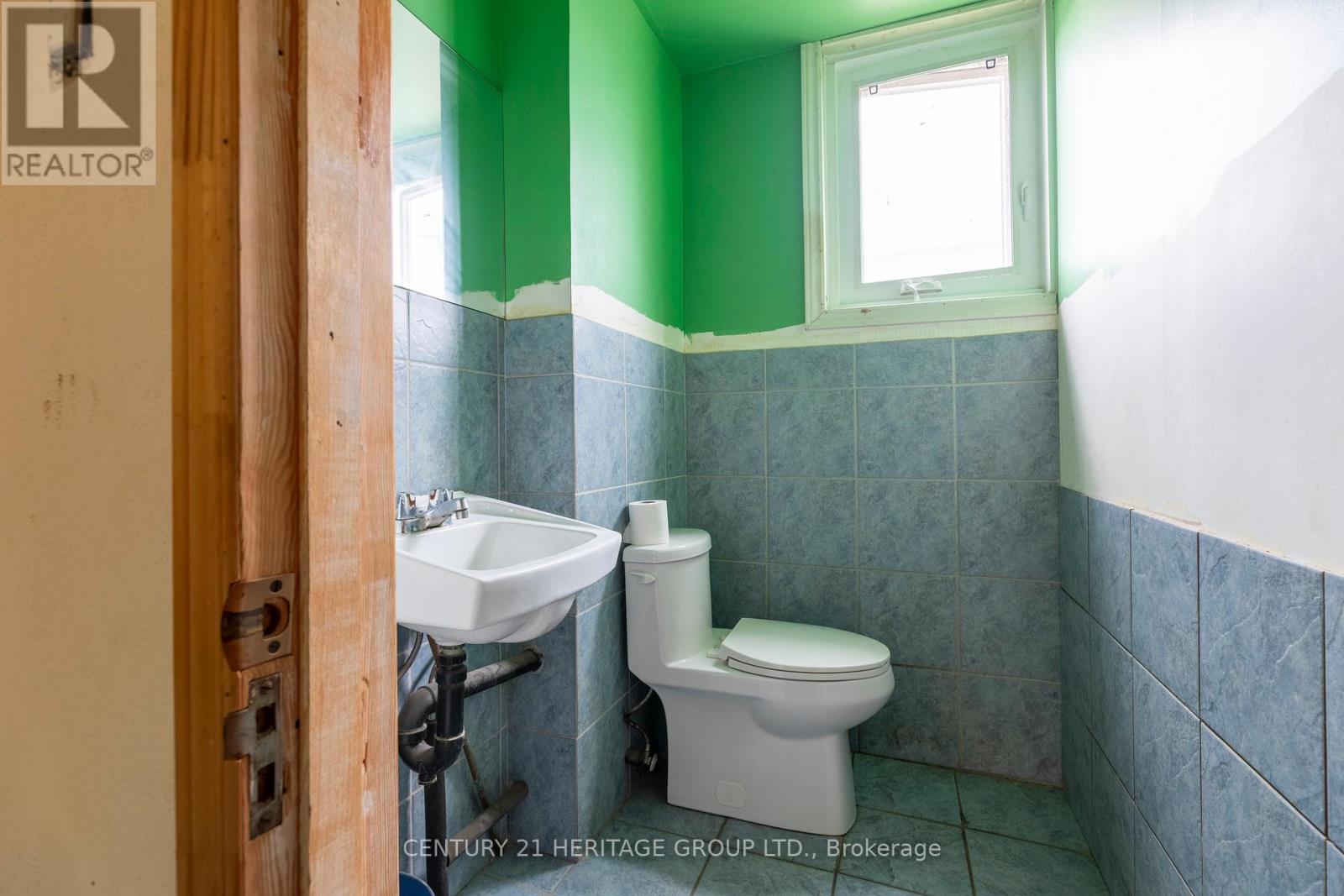 96 Kinrade Avenue, Hamilton, Ontario  L8L 6L6 - Photo 16 - X12388534