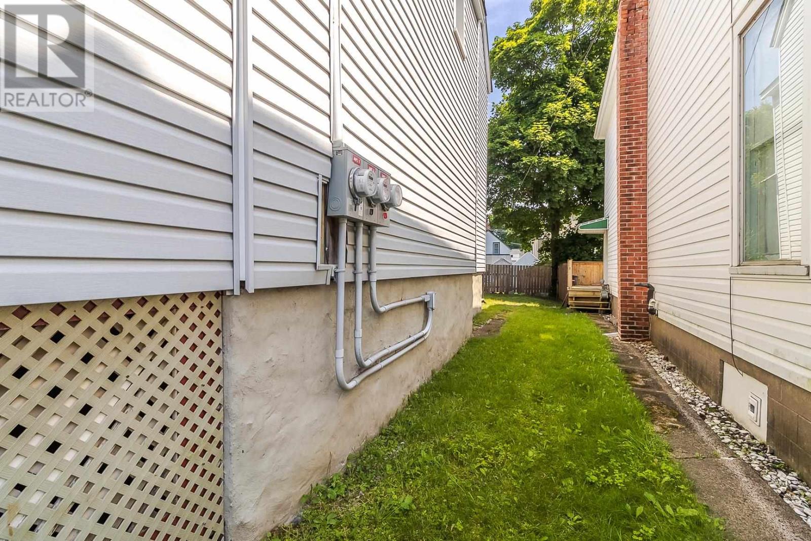 178 Pim St, Sault Ste. Marie, Ontario  P6A 3G9 - Photo 7 - SM252100