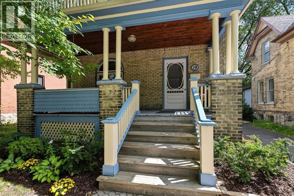 19 Richmond Avenue, Kitchener, Ontario  N2G 1Z1 - Photo 3 - 40767203