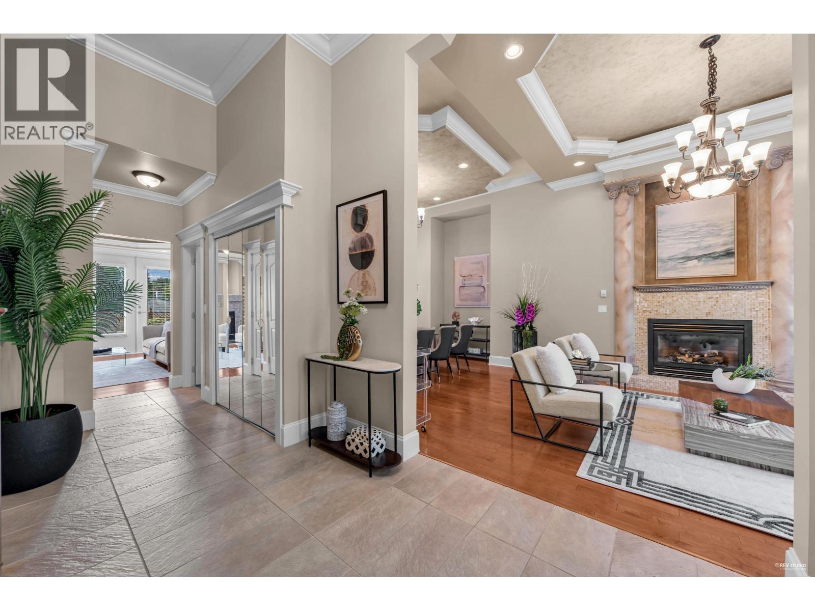 843 Canyon Boulevard, North Vancouver, British Columbia  V7R 2J7 - Photo 4 - R3044617