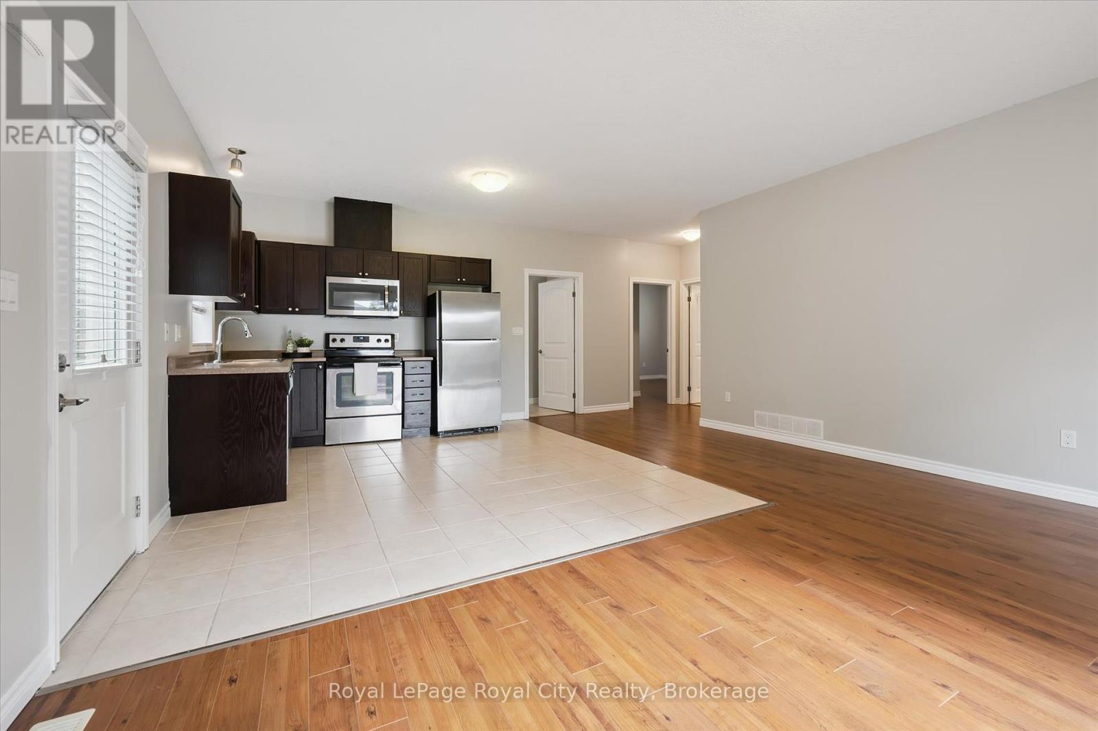 470 Elora Street, Centre Wellington (Fergus), Ontario  N1M 1Y8 - Photo 12 - X12388768