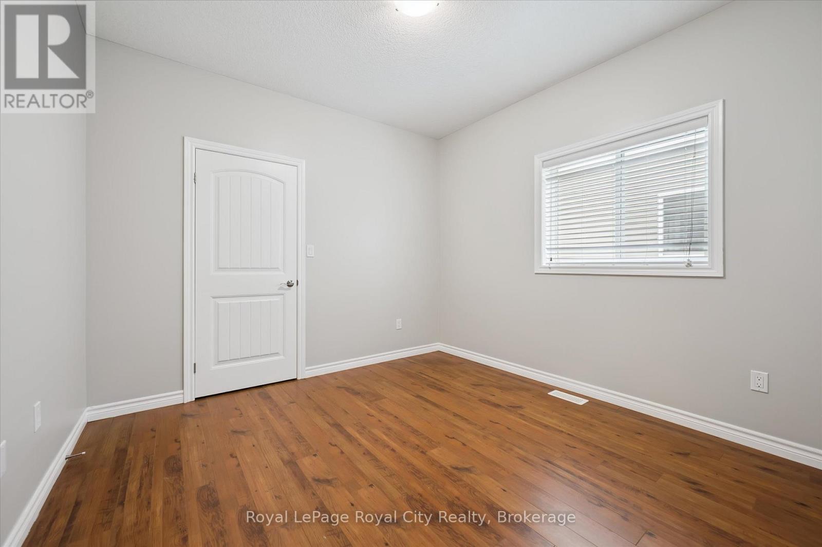 470 Elora Street, Centre Wellington (Fergus), Ontario  N1M 1Y8 - Photo 14 - X12388768