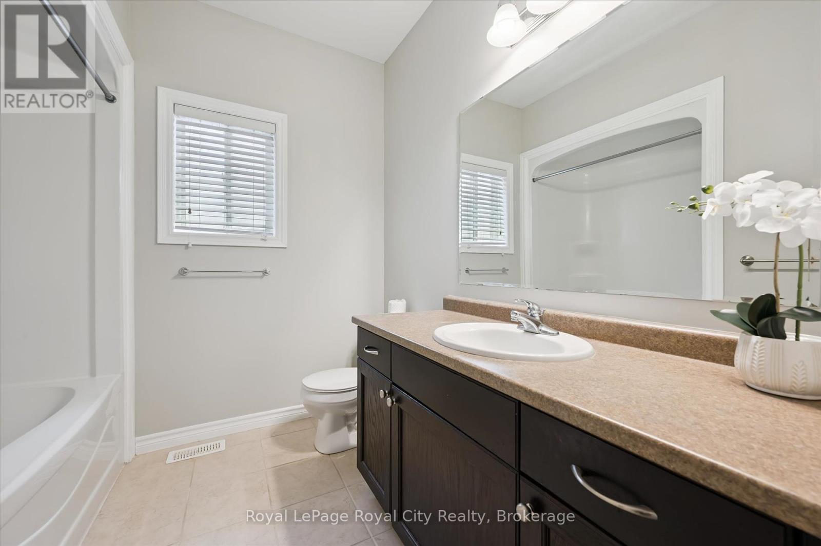 470 Elora Street, Centre Wellington (Fergus), Ontario  N1M 1Y8 - Photo 15 - X12388768