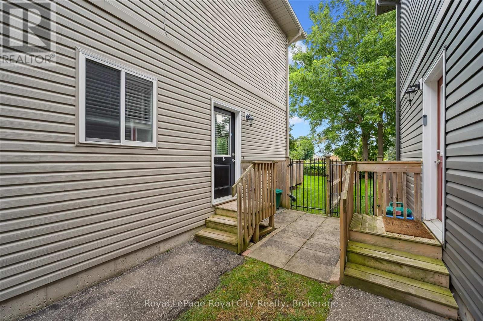 470 Elora Street, Centre Wellington (Fergus), Ontario  N1M 1Y8 - Photo 5 - X12388768