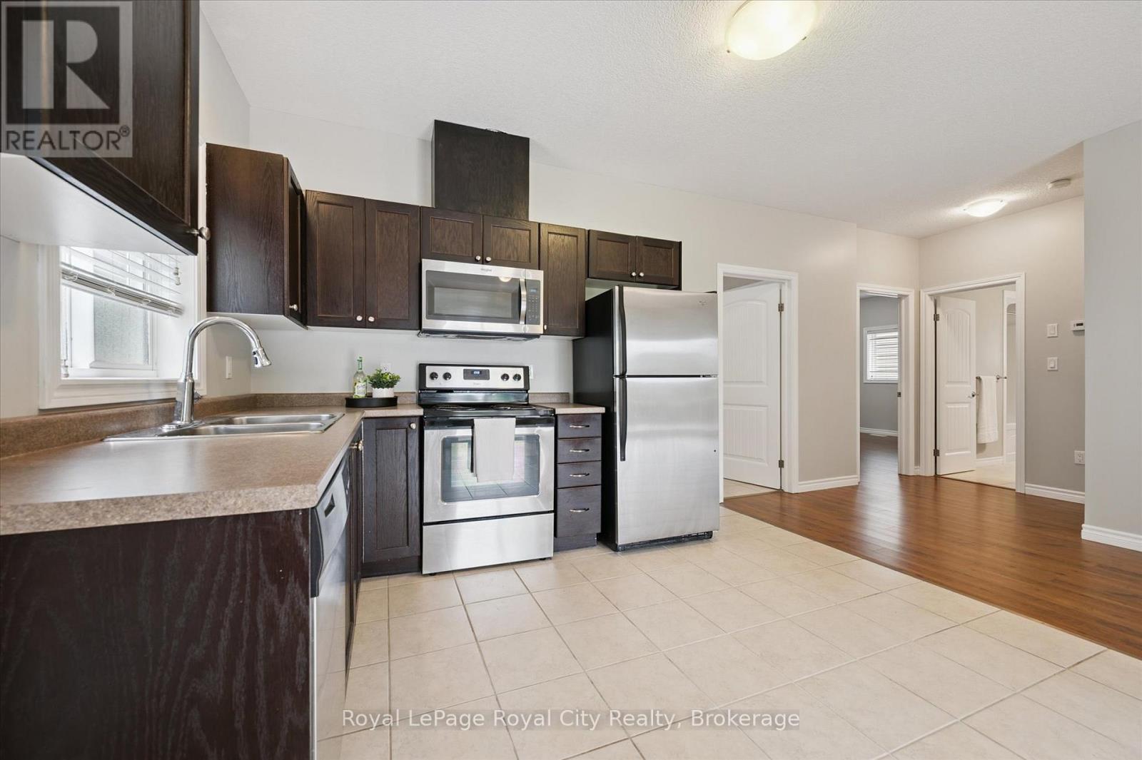 470 Elora Street, Centre Wellington (Fergus), Ontario  N1M 1Y8 - Photo 9 - X12388768