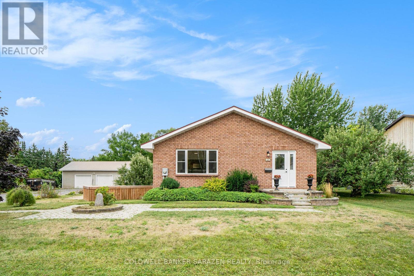 20 Moore Street, Mcnab/braeside, Ontario  K7S 1G4 - Photo 3 - X12388903