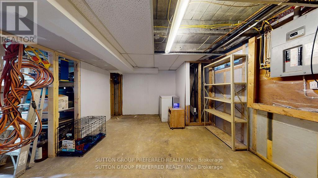 46 Owaissa Street, St. Thomas, Ontario  N5P 1T2 - Photo 43 - X12388733