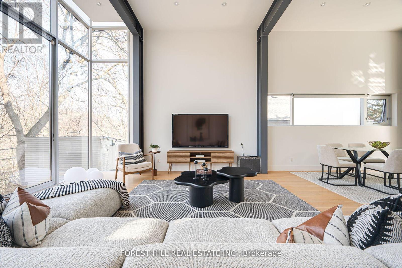 561 Arlington Avenue, Toronto, Ontario  M6C 3A6 - Photo 15 - C12388689