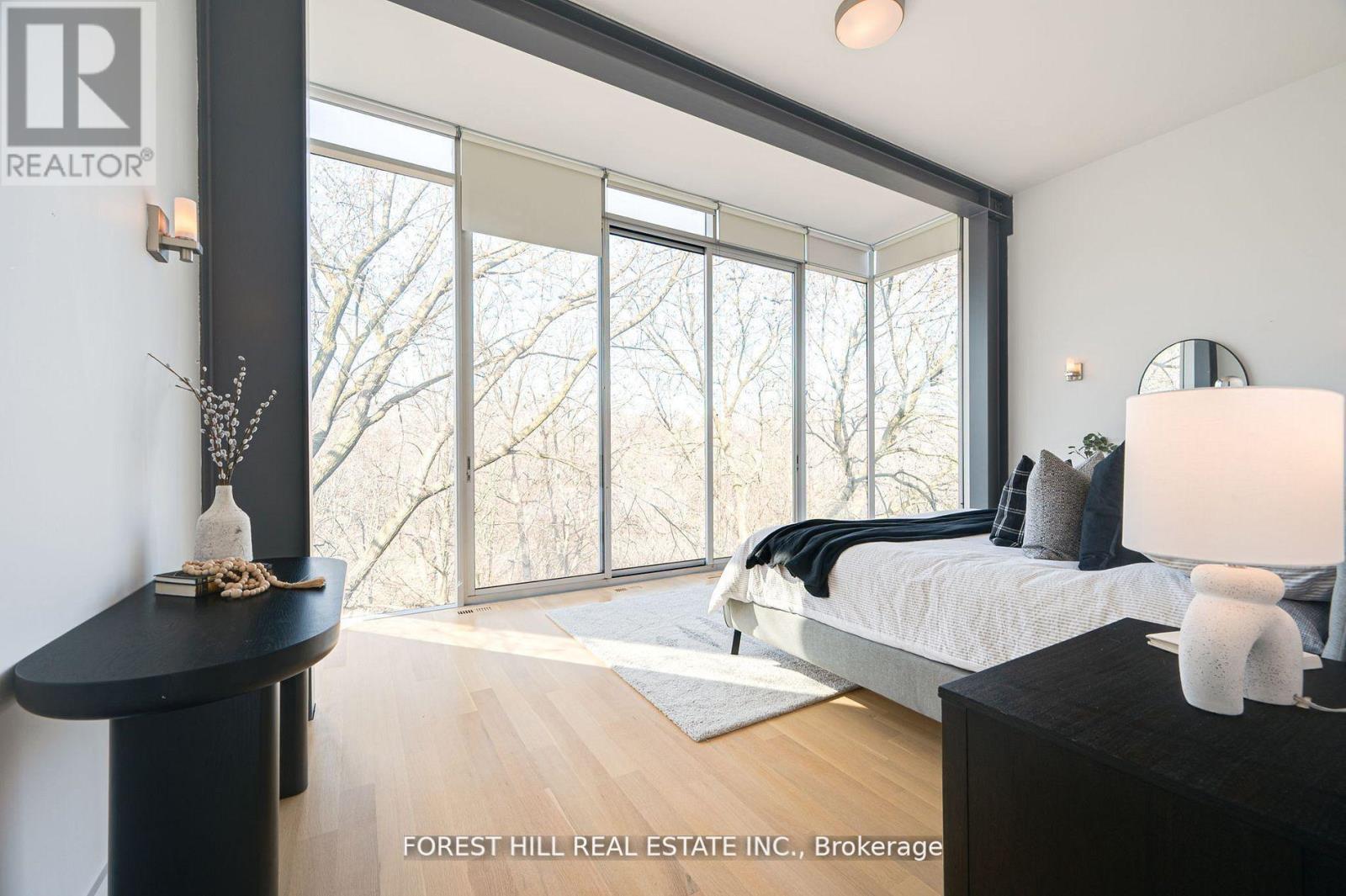 561 Arlington Avenue, Toronto, Ontario  M6C 3A6 - Photo 18 - C12388689
