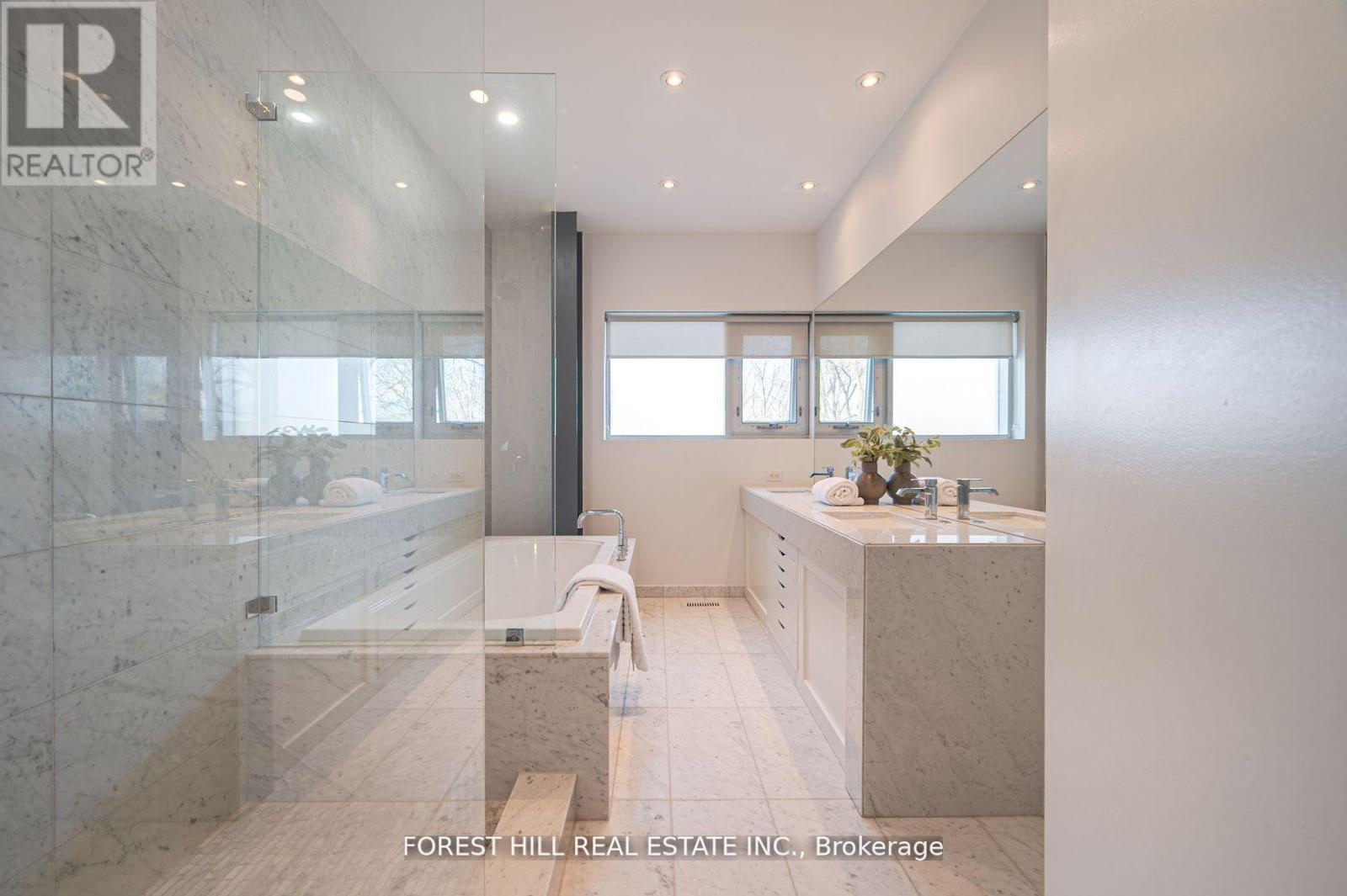 561 Arlington Avenue, Toronto, Ontario  M6C 3A6 - Photo 21 - C12388689