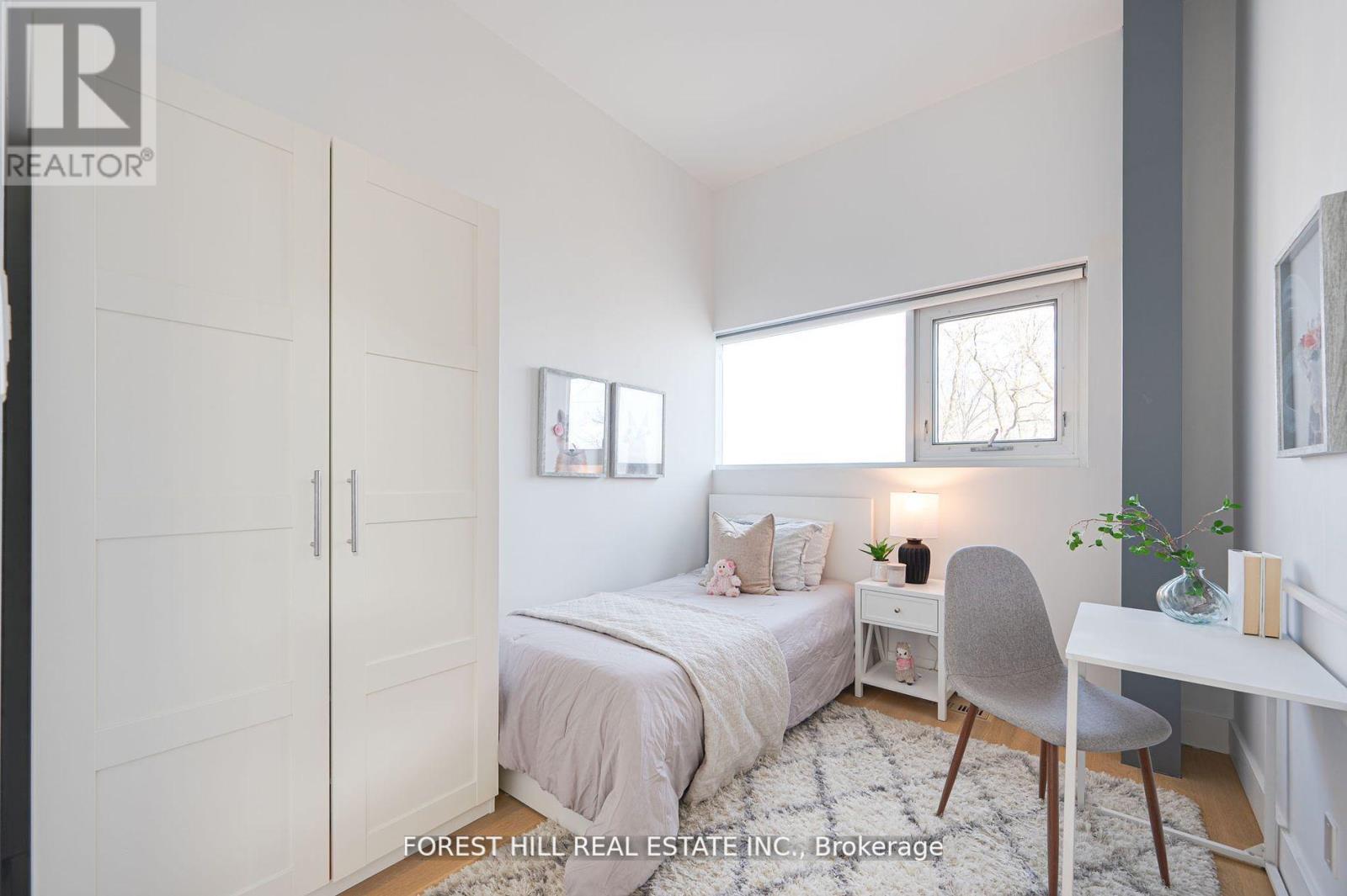 561 Arlington Avenue, Toronto, Ontario  M6C 3A6 - Photo 24 - C12388689