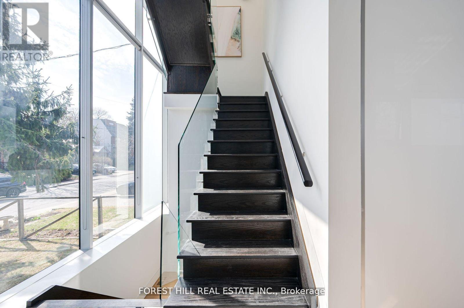 561 Arlington Avenue, Toronto, Ontario  M6C 3A6 - Photo 3 - C12388689