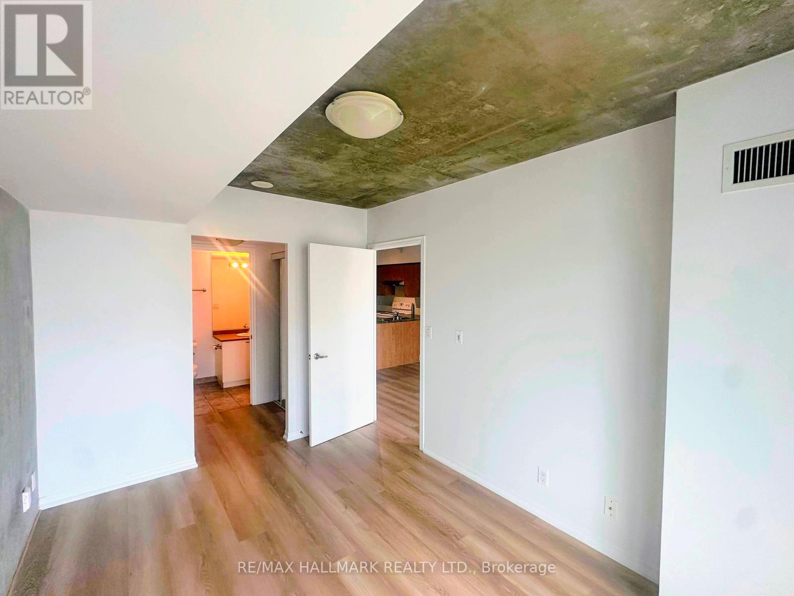 901 - 22 Wellesley Street E, Toronto, Ontario  M4Y 1G3 - Photo 21 - C12388710