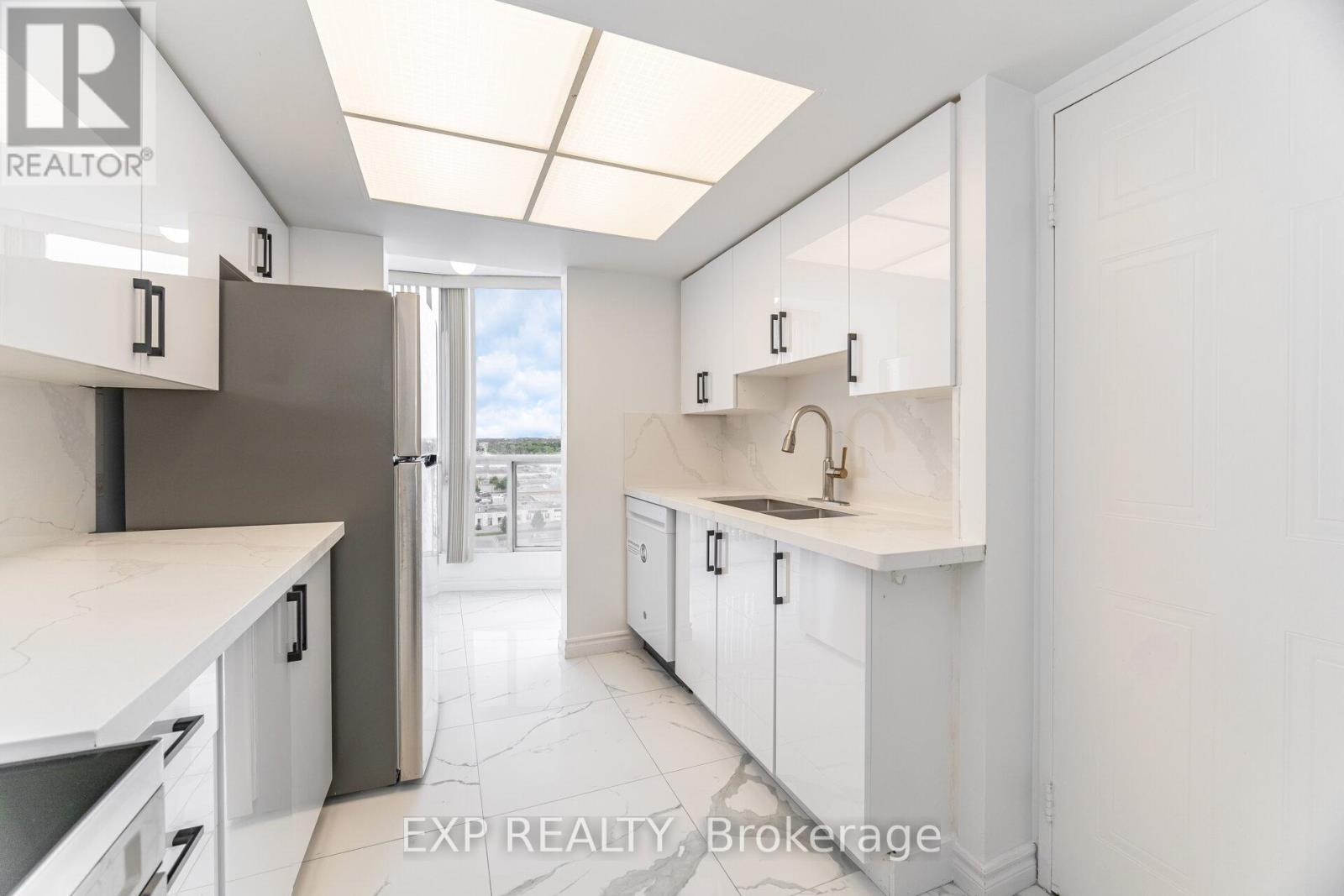 1202 - 2550 Lawrence Avenue E, Toronto, Ontario  M1P 2R7 - Photo 8 - E12388250