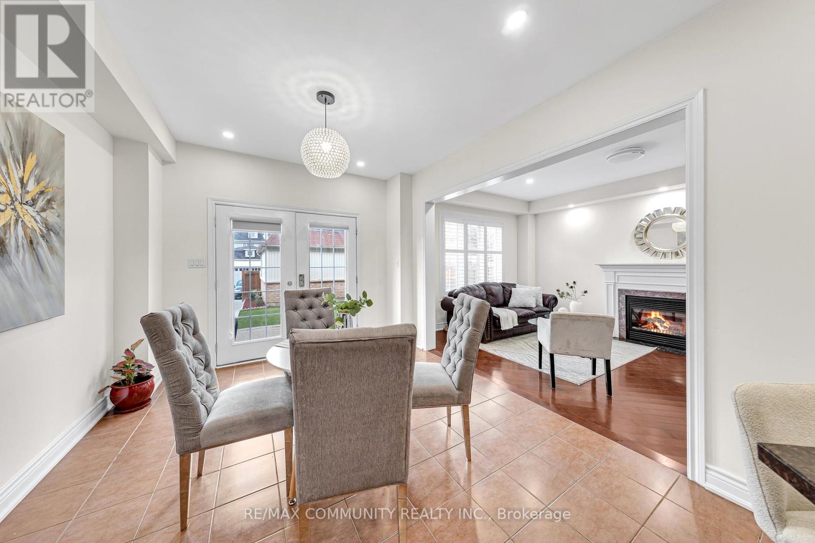 17 Rouge Bank Drive, Markham, Ontario  L6B 1A8 - Photo 16 - N12365410