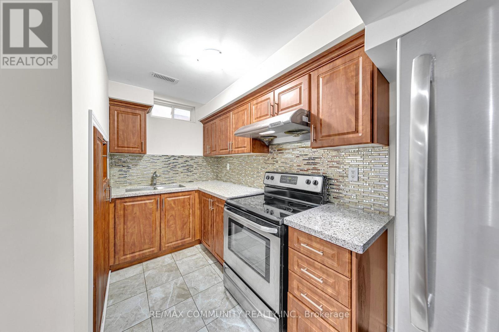 17 Rouge Bank Drive, Markham, Ontario  L6B 1A8 - Photo 38 - N12365410
