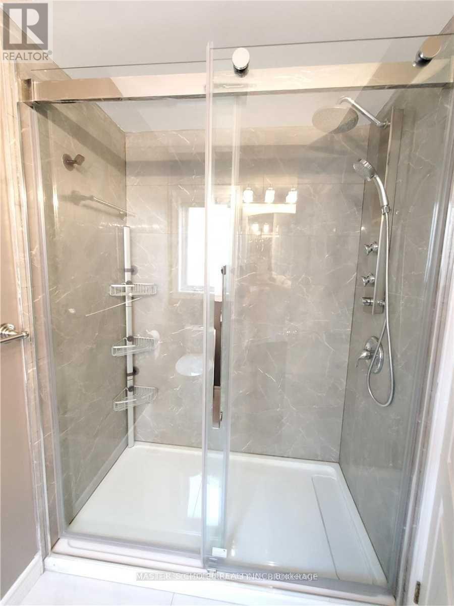 24 Golden Oak Avenue, Richmond Hill, Ontario  L4S 1Y6 - Photo 20 - N12385916
