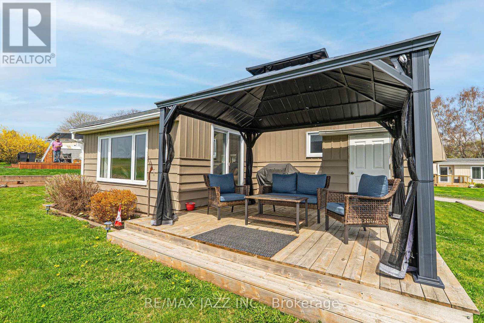 15 Bluffs Road, Clarington, Ontario  L1B 1A3 - Photo 11 - E12388840