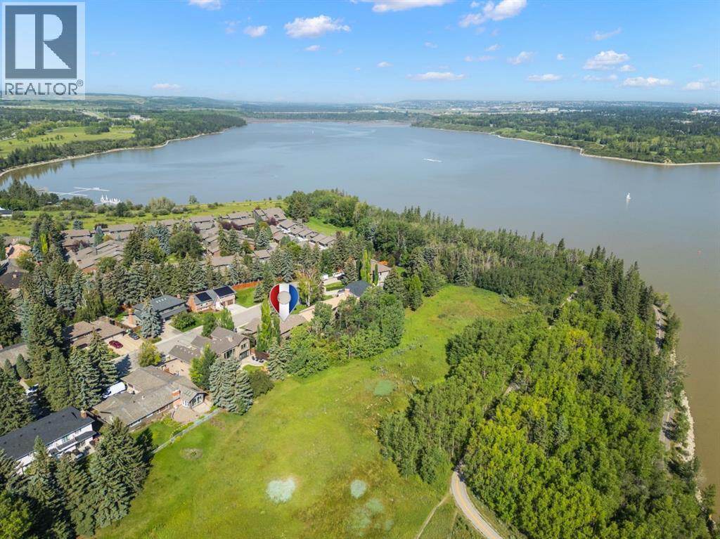 Property at 36 Baycrest Place SW image 3
