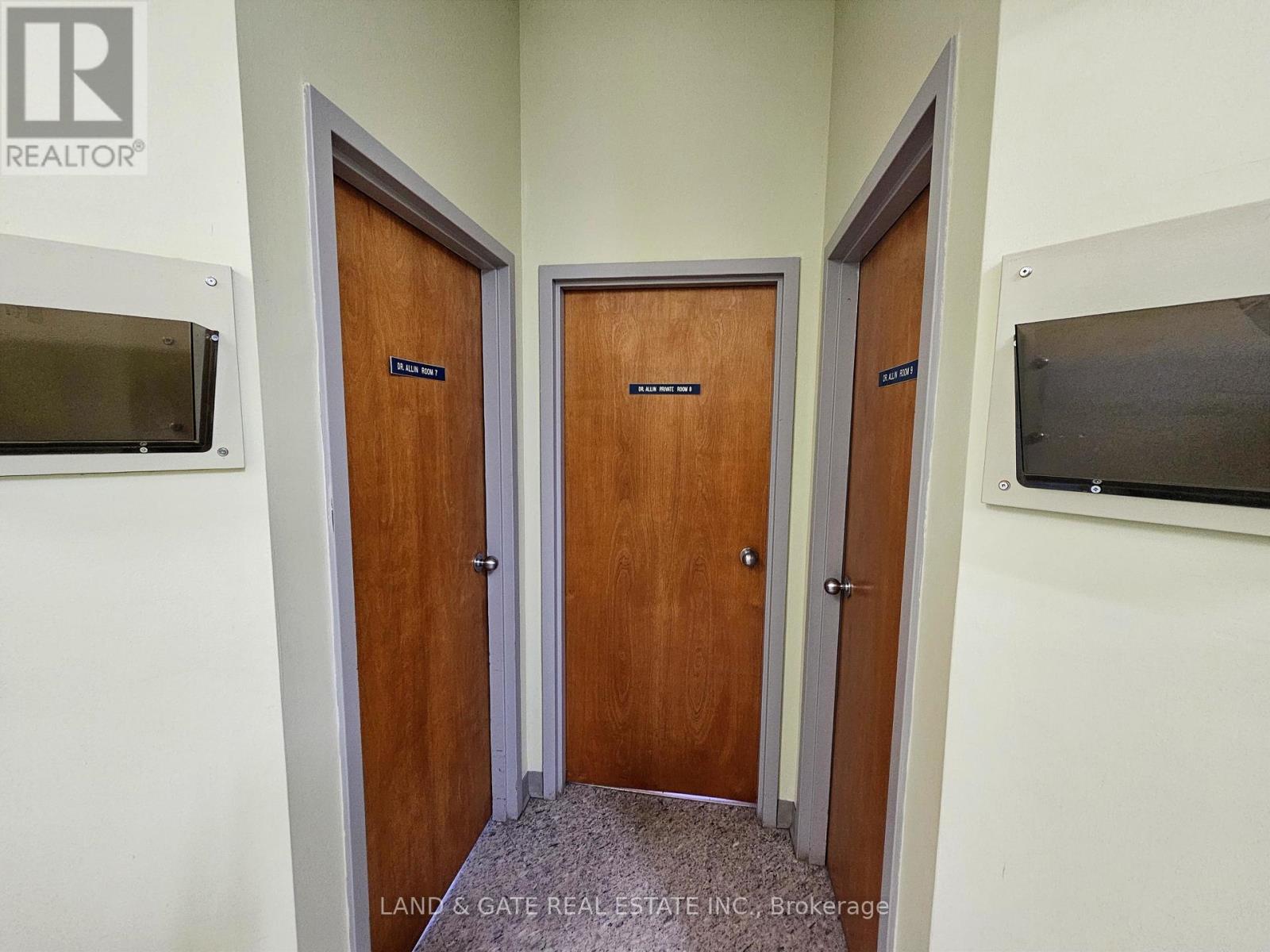 Upper - 205 Francis Street E, Kawartha Lakes, Ontario  K0M 1N0 - Photo 13 - X12388782