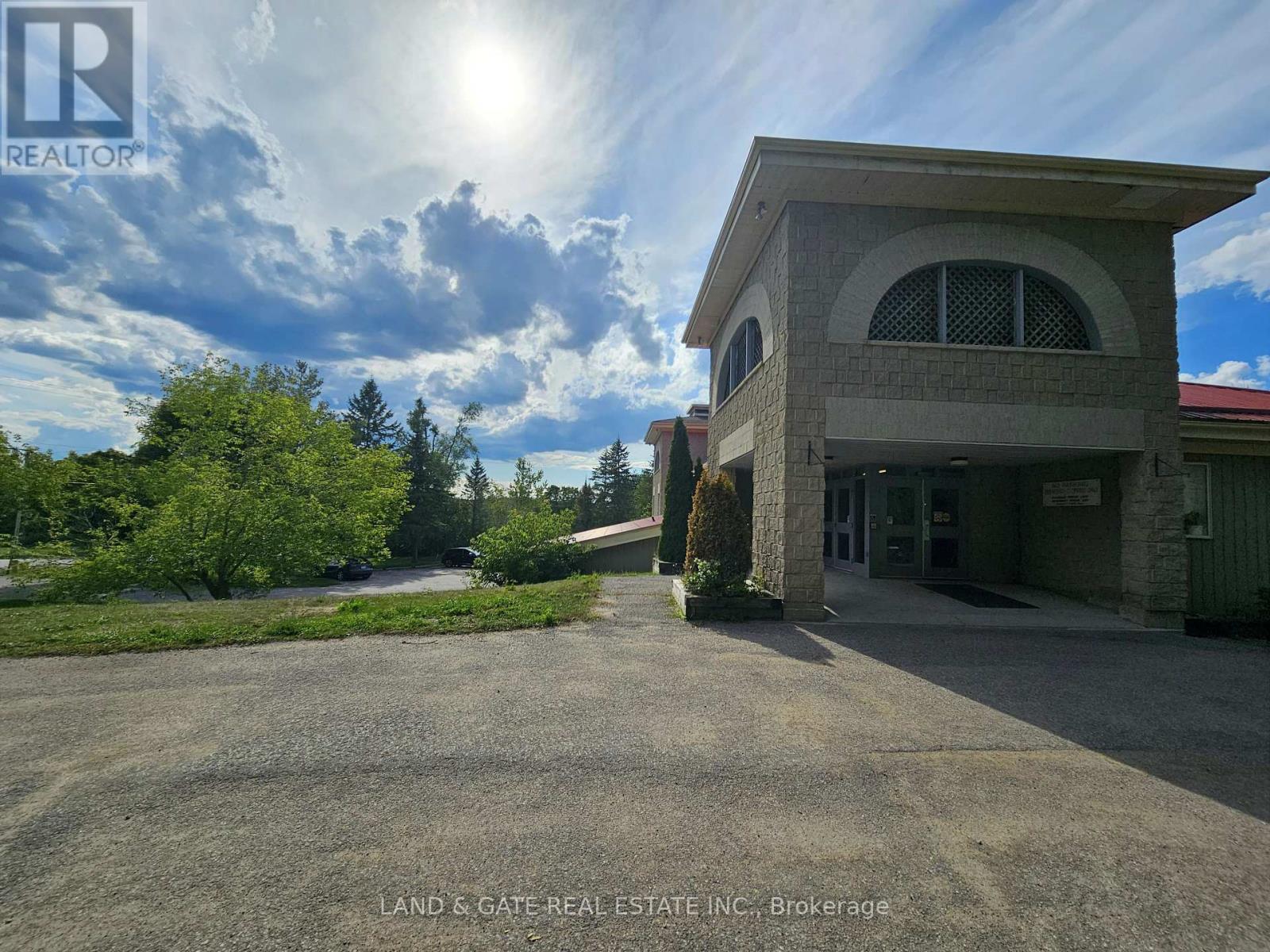 Upper - 205 Francis Street E, Kawartha Lakes, Ontario  K0M 1N0 - Photo 18 - X12388782