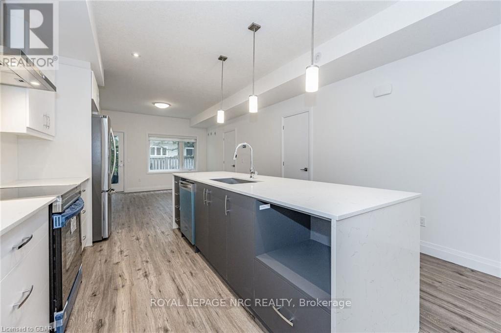 47 Lily Lane, Guelph, Ontario  N1L 1E2 - Photo 10 - X12388843