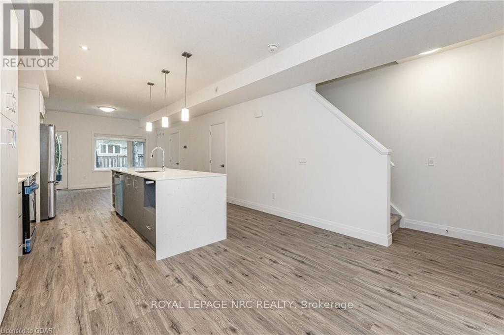47 Lily Lane, Guelph, Ontario  N1L 1E2 - Photo 12 - X12388843