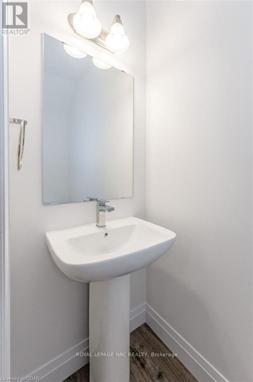 47 Lily Lane, Guelph, Ontario  N1L 1E2 - Photo 15 - X12388843