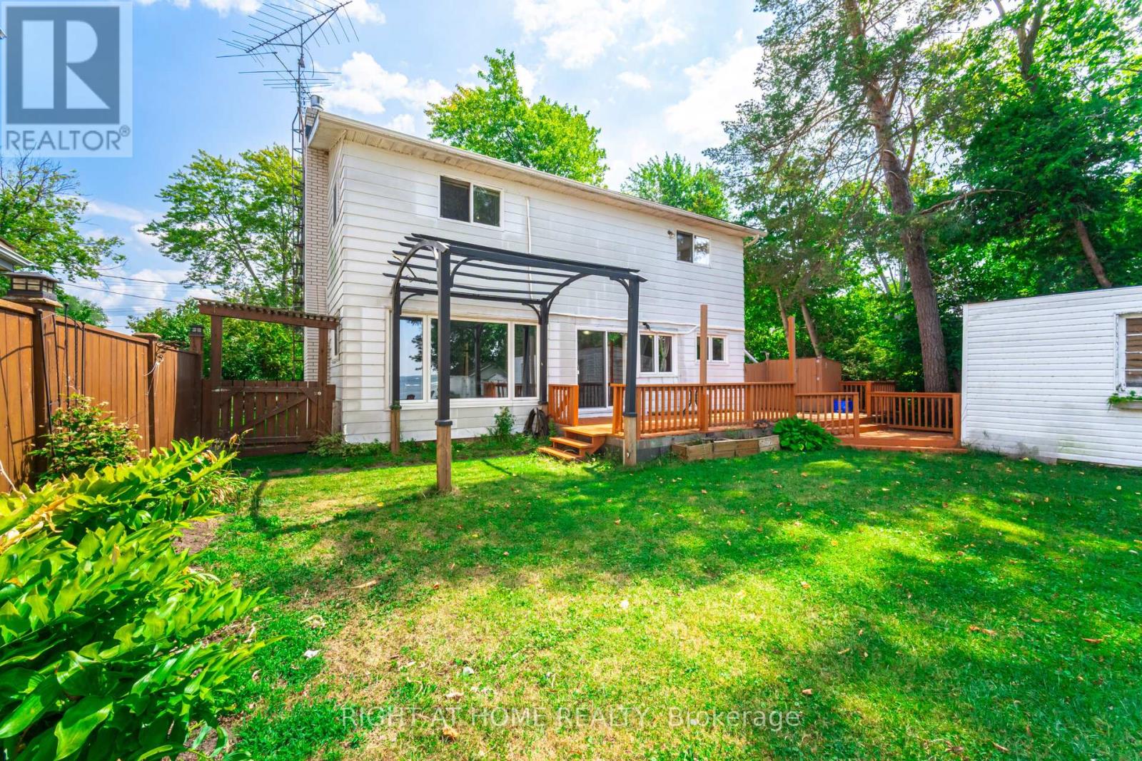 Property at 428 LAKE DRIVE S image 1