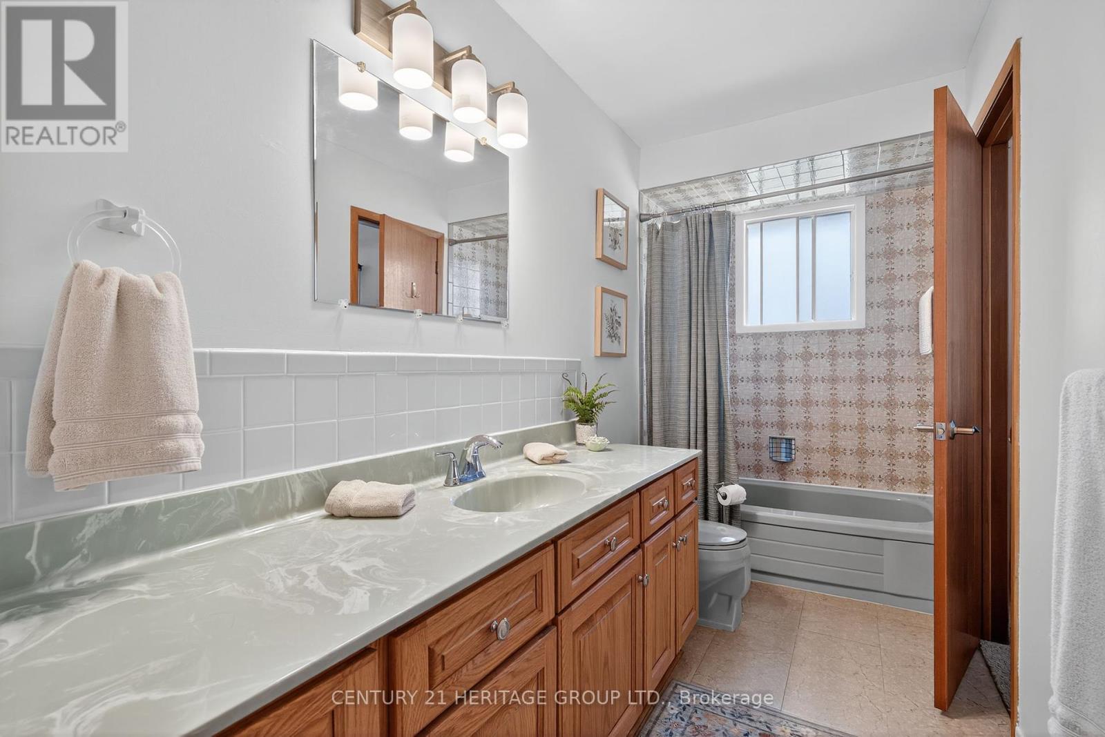 392 Colborne Street, Bradford West Gwillimbury, Ontario  L3Z 1C8 - Photo 23 - N12388639