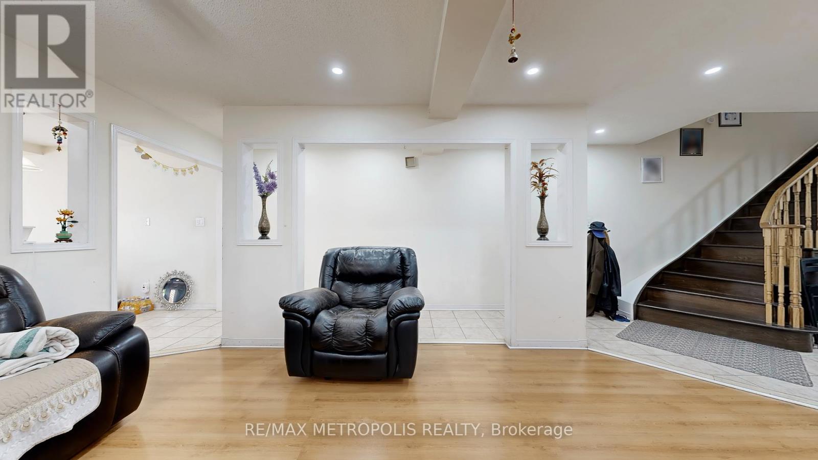 80 Charles Brown Road, Markham, Ontario  L3S 4V4 - Photo 10 - N12388657
