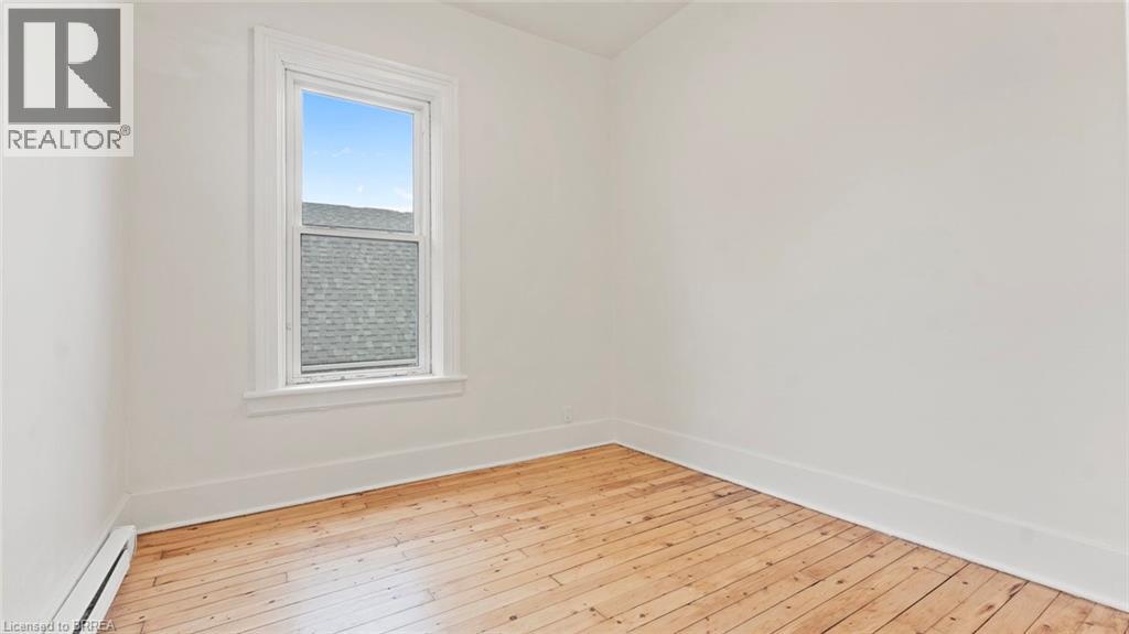 4 St George Street Unit# 2, Brantford, Ontario  N3R 1V1 - Photo 3 - 40767380