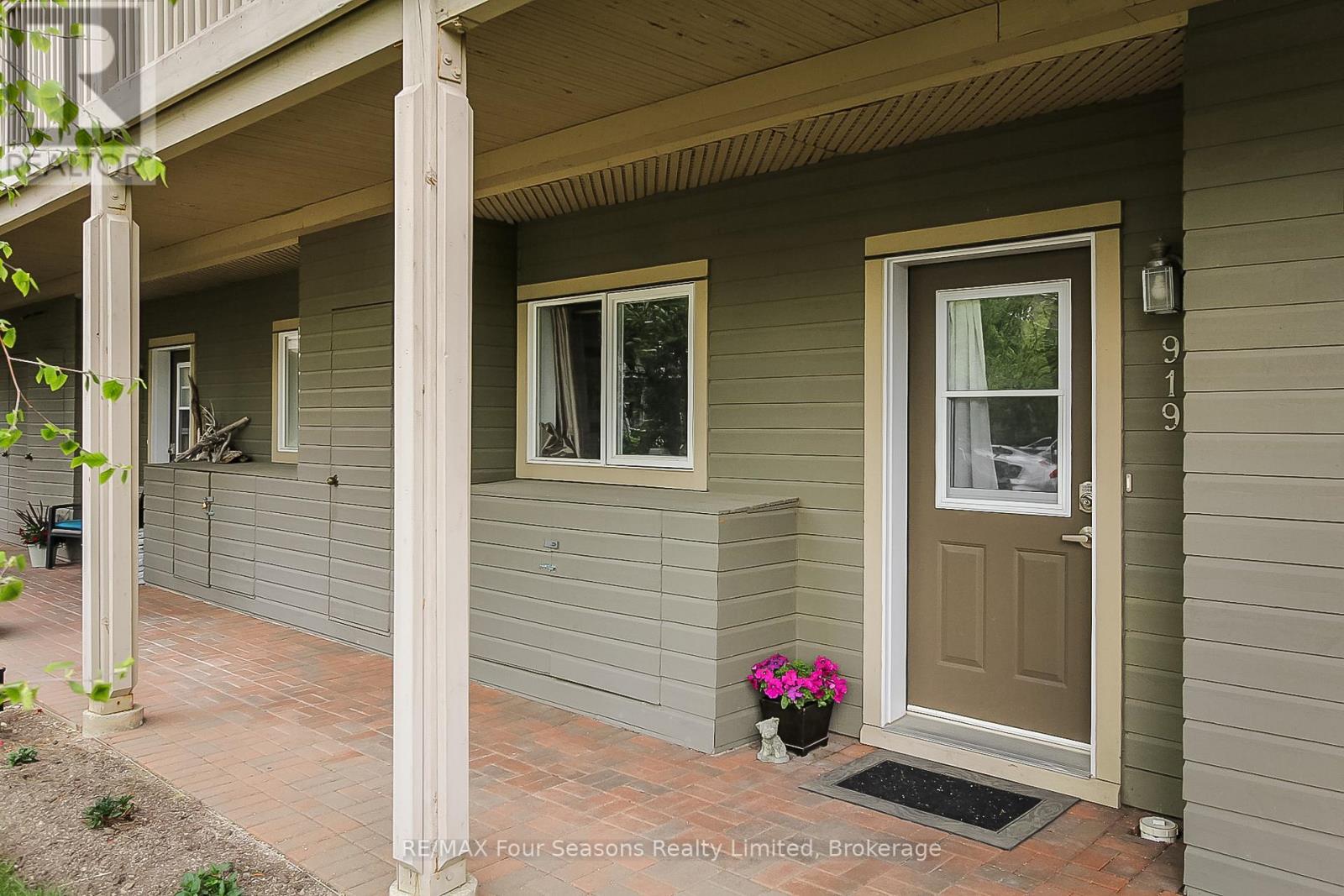 919 Cedar Pointe Court, Collingwood, Ontario  L9Y 5C7 - Photo 2 - S12288657