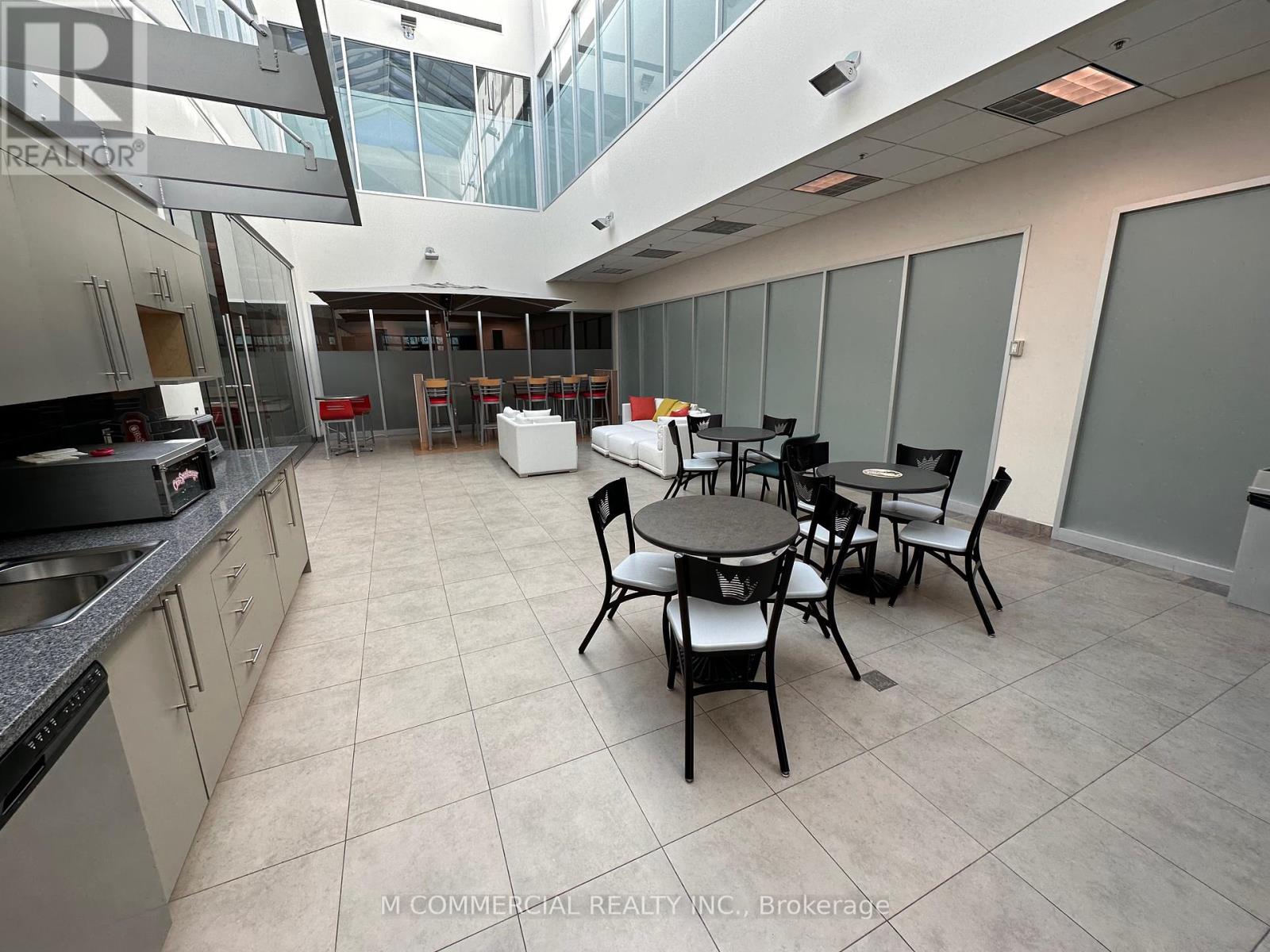 5180 Orbitor Drive, Mississauga, Ontario  L4W 5L9 - Photo 5 - W12388662