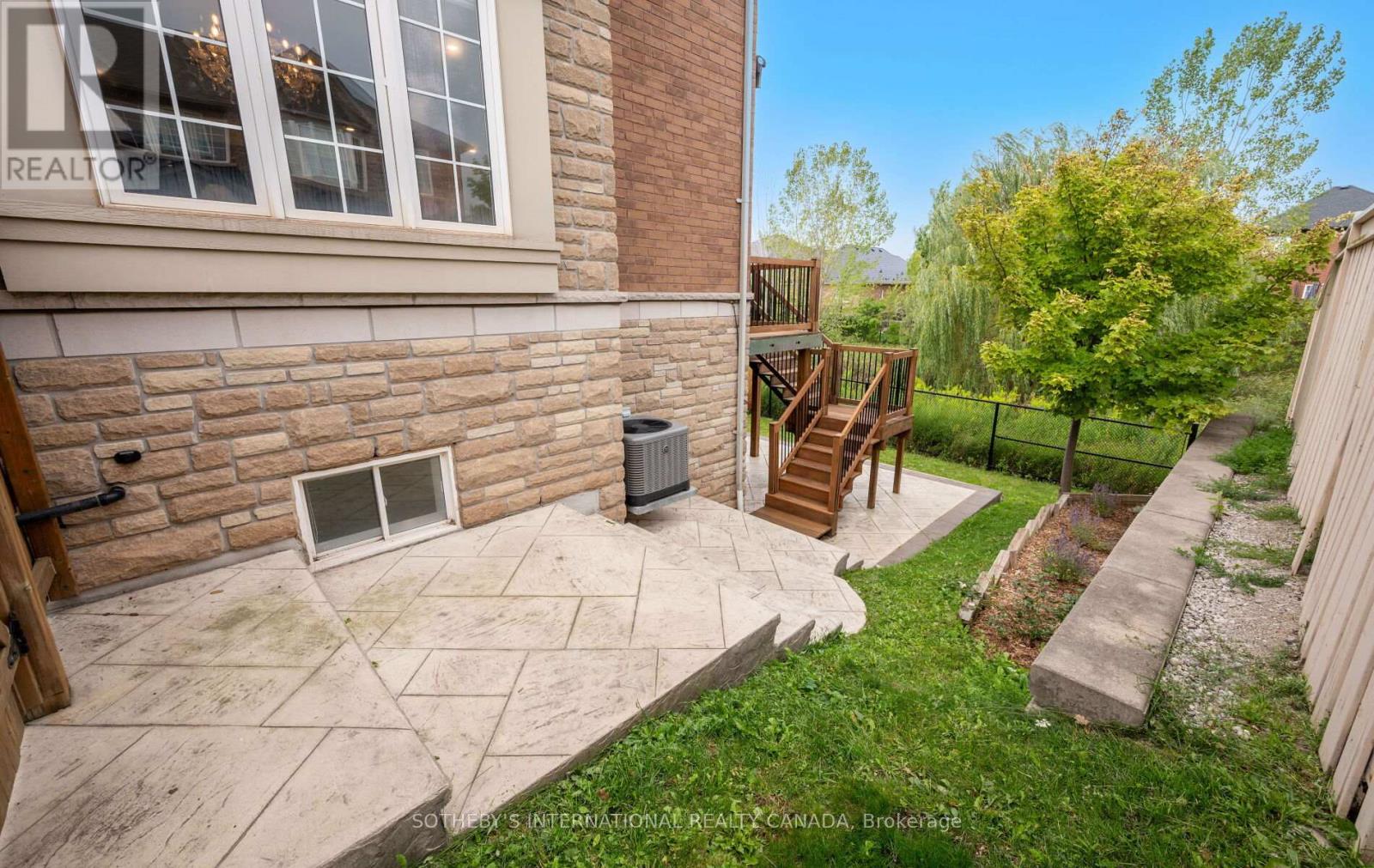 21 - 745 Farmstead Drive, Milton (Wi Willmott), Ontario  L9T 8B1 - Photo 49 - W12388674