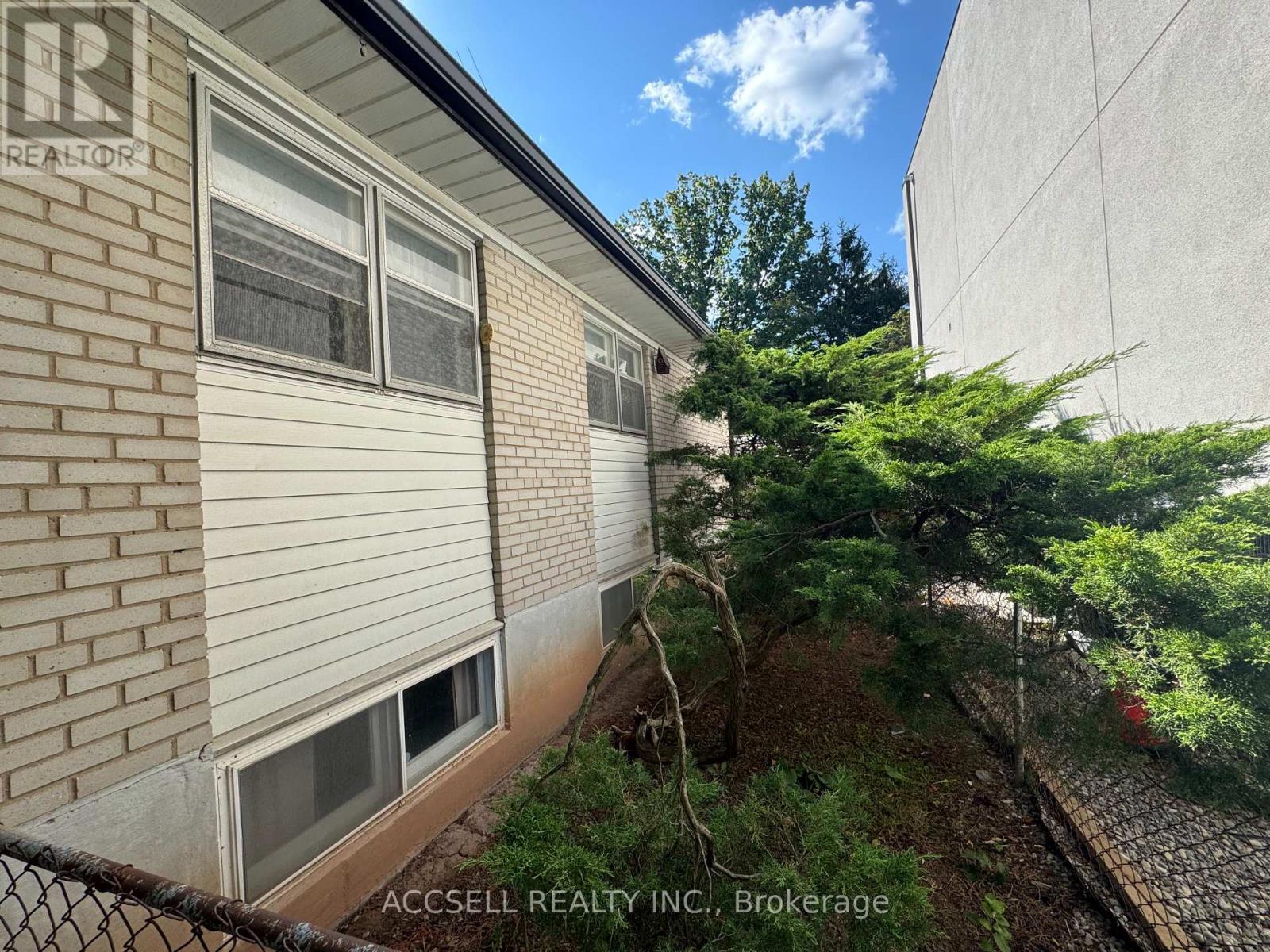 1358 Sedgewick Crescent, Oakville, Ontario  L6L 1X8 - Photo 21 - W12388679