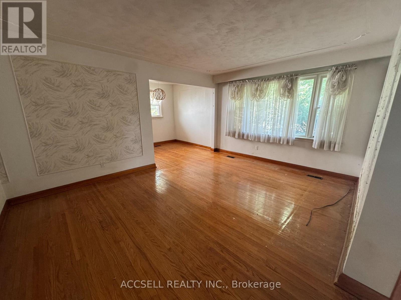 1358 Sedgewick Crescent, Oakville, Ontario  L6L 1X8 - Photo 3 - W12388679