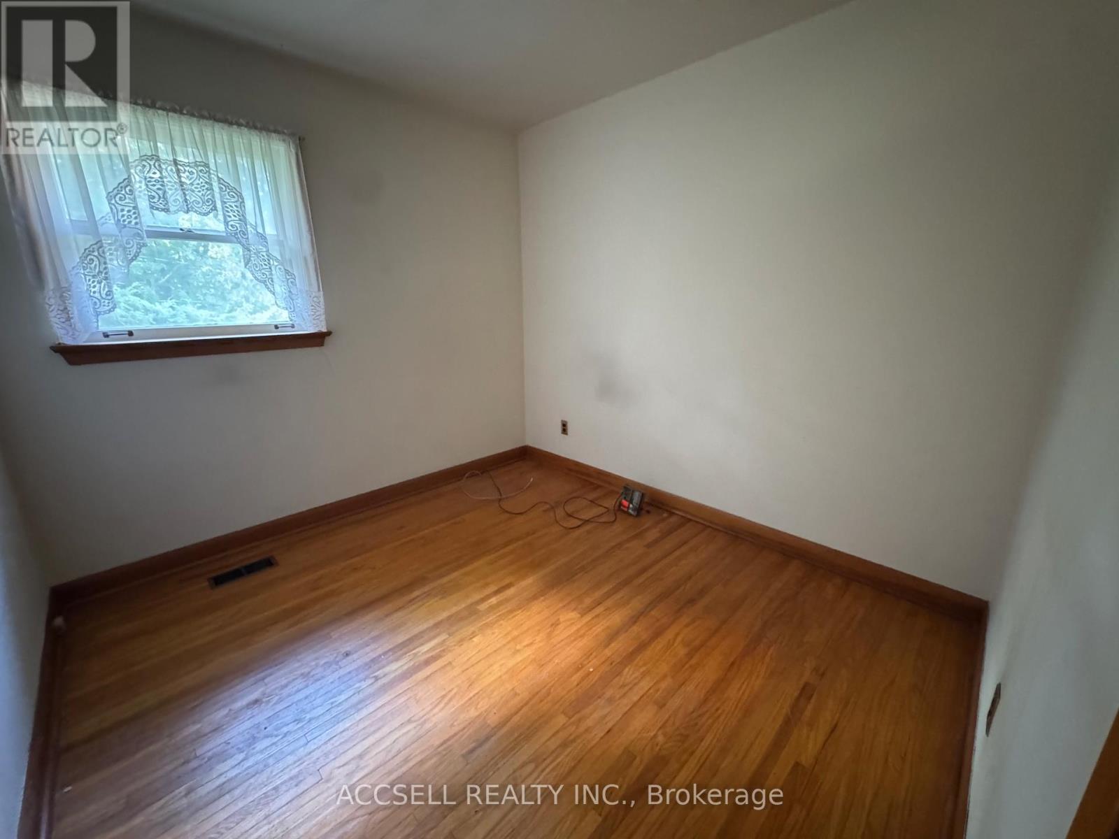 1358 Sedgewick Crescent, Oakville, Ontario  L6L 1X8 - Photo 8 - W12388679