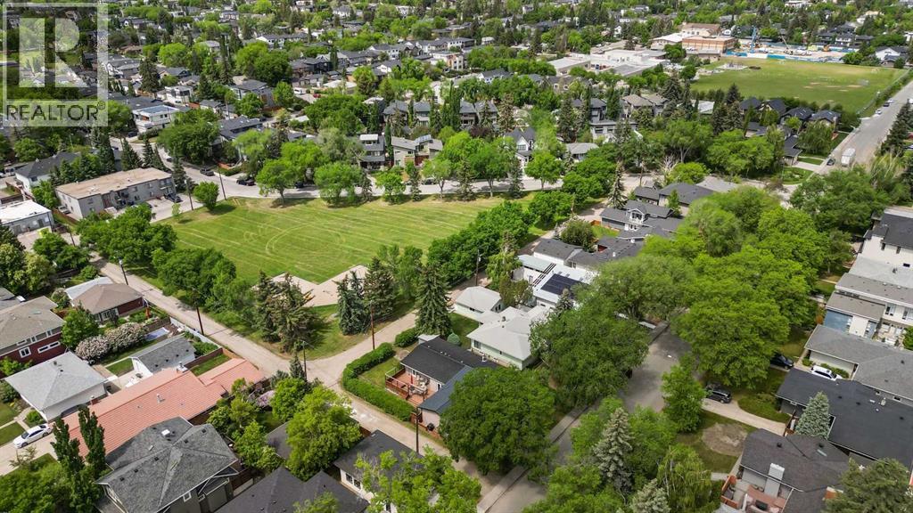 Property at 4811 15 Street SW image 3