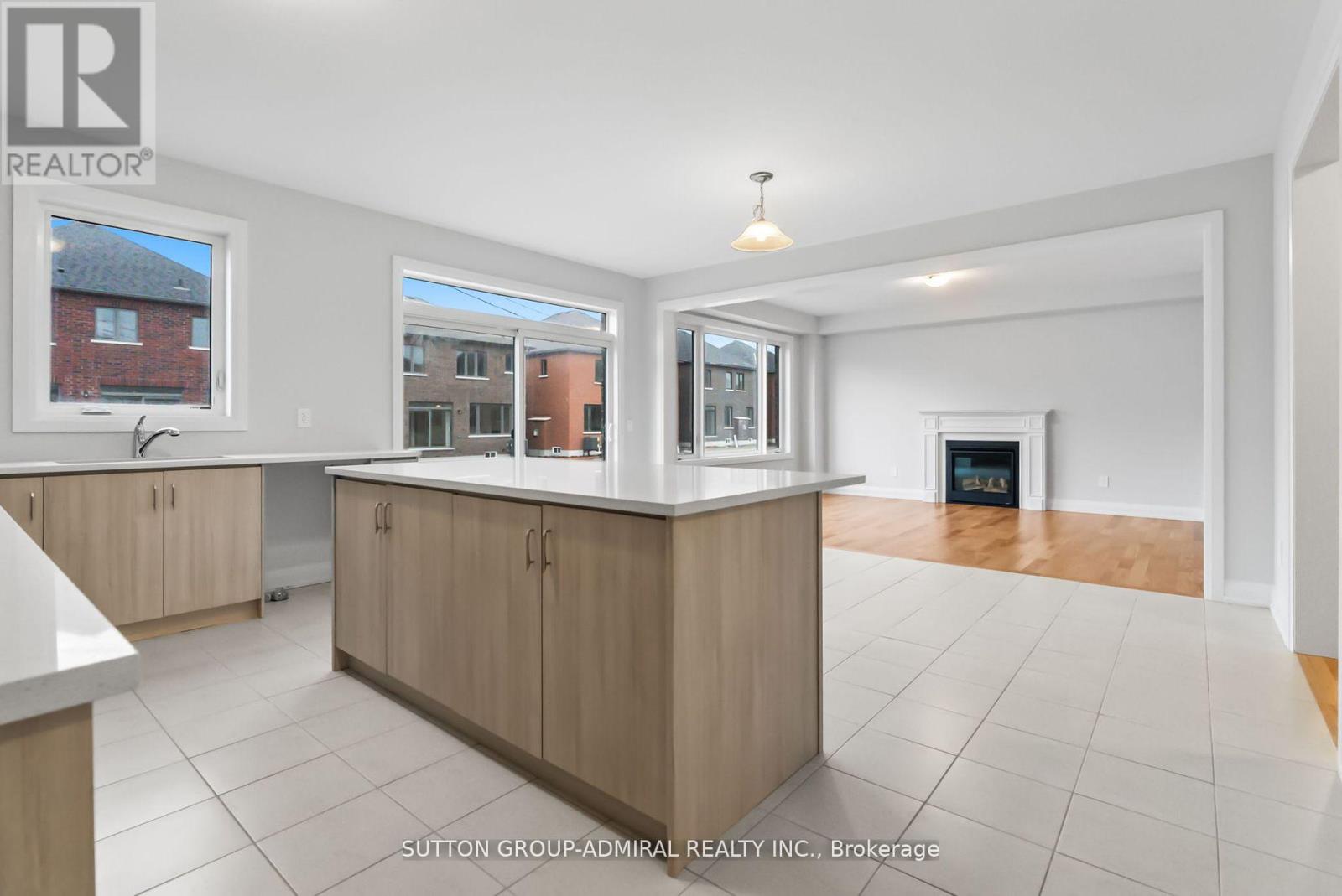 32 Mckay Avenue, Kawartha Lakes, Ontario  K9V 0R2 - Photo 10 - X12388667