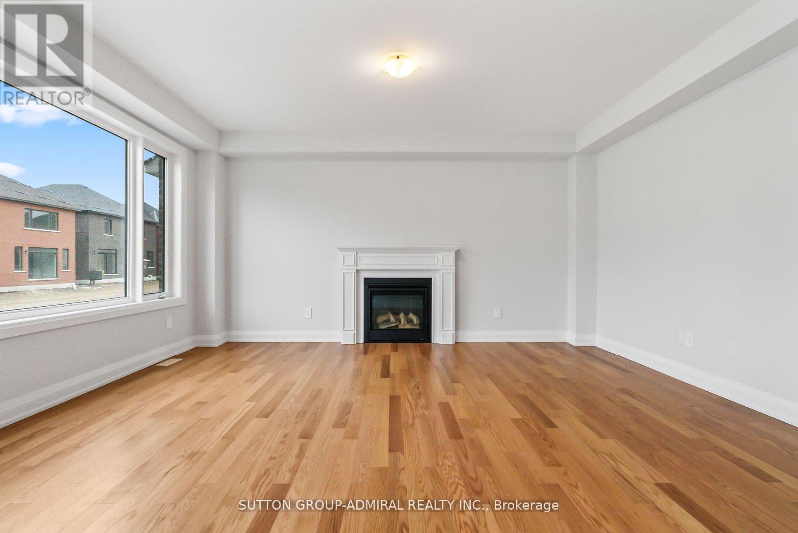 32 Mckay Avenue, Kawartha Lakes, Ontario  K9V 0R2 - Photo 11 - X12388667
